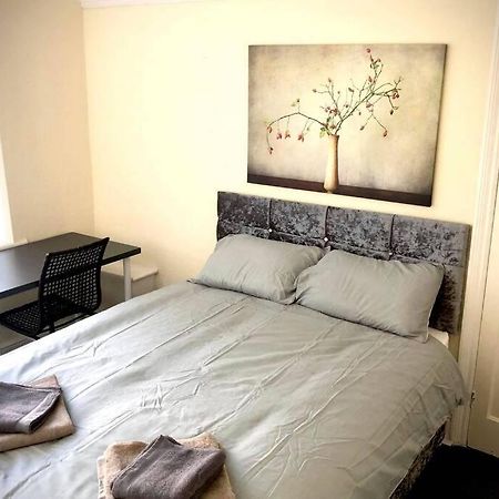 The Manchester Pad - 3Br Entire House With Parking Экстерьер фото