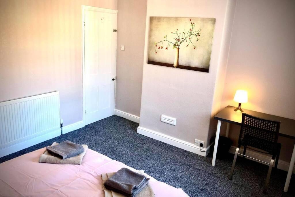 The Manchester Pad - 3Br Entire House With Parking Экстерьер фото
